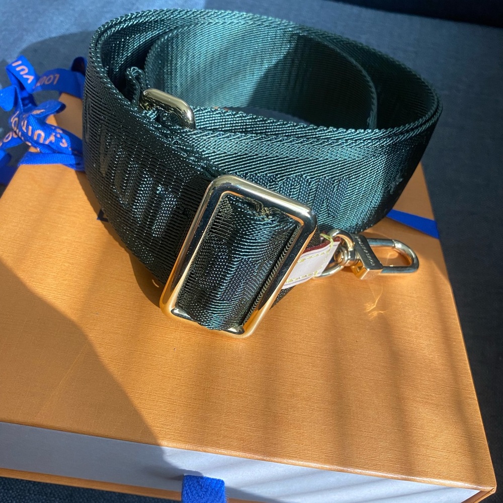 Multi Pochette Strap Khaki